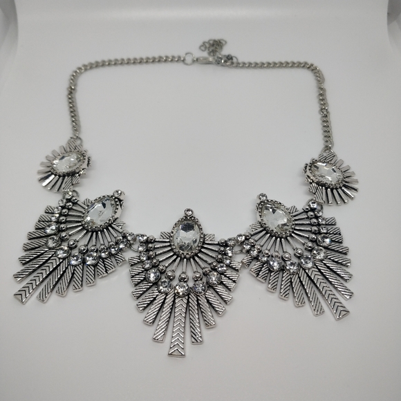 Necklace Earring Set Bib Statement Costume Glam Silver Tone - Picture 8 of 10